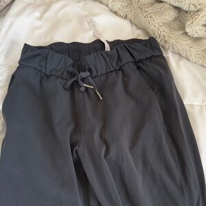 Lululemon women’s Drawstring Joggers